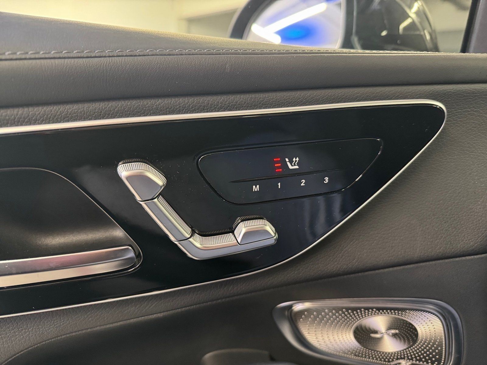 Fahrzeugabbildung Mercedes-Benz GLC 300 d 4M AMG*Technik*AHK*Pano*Fahrass*Burmes