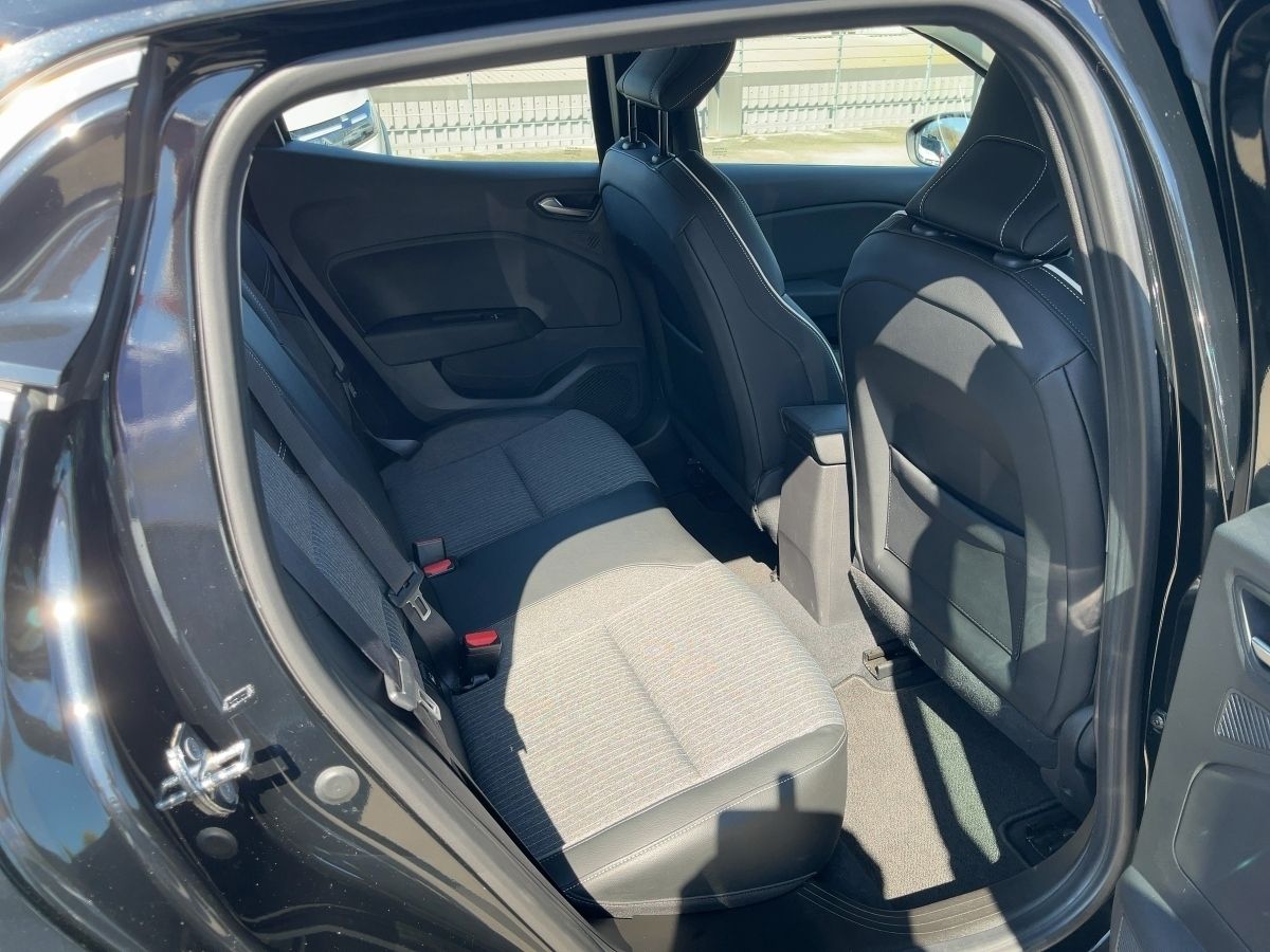 Fahrzeugabbildung Renault Clio INTENS TCe 100 Navi