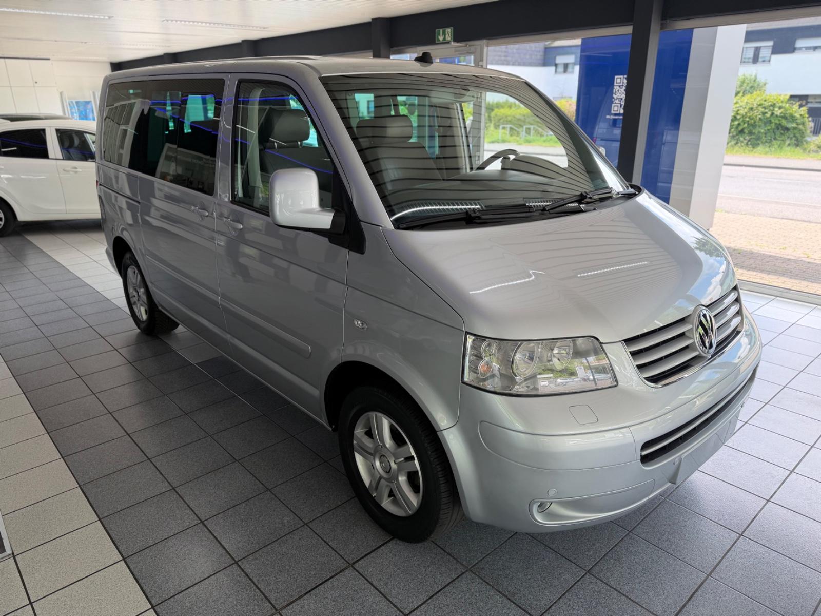 Volkswagen T5 Transporter Bus Multivan Comfortline