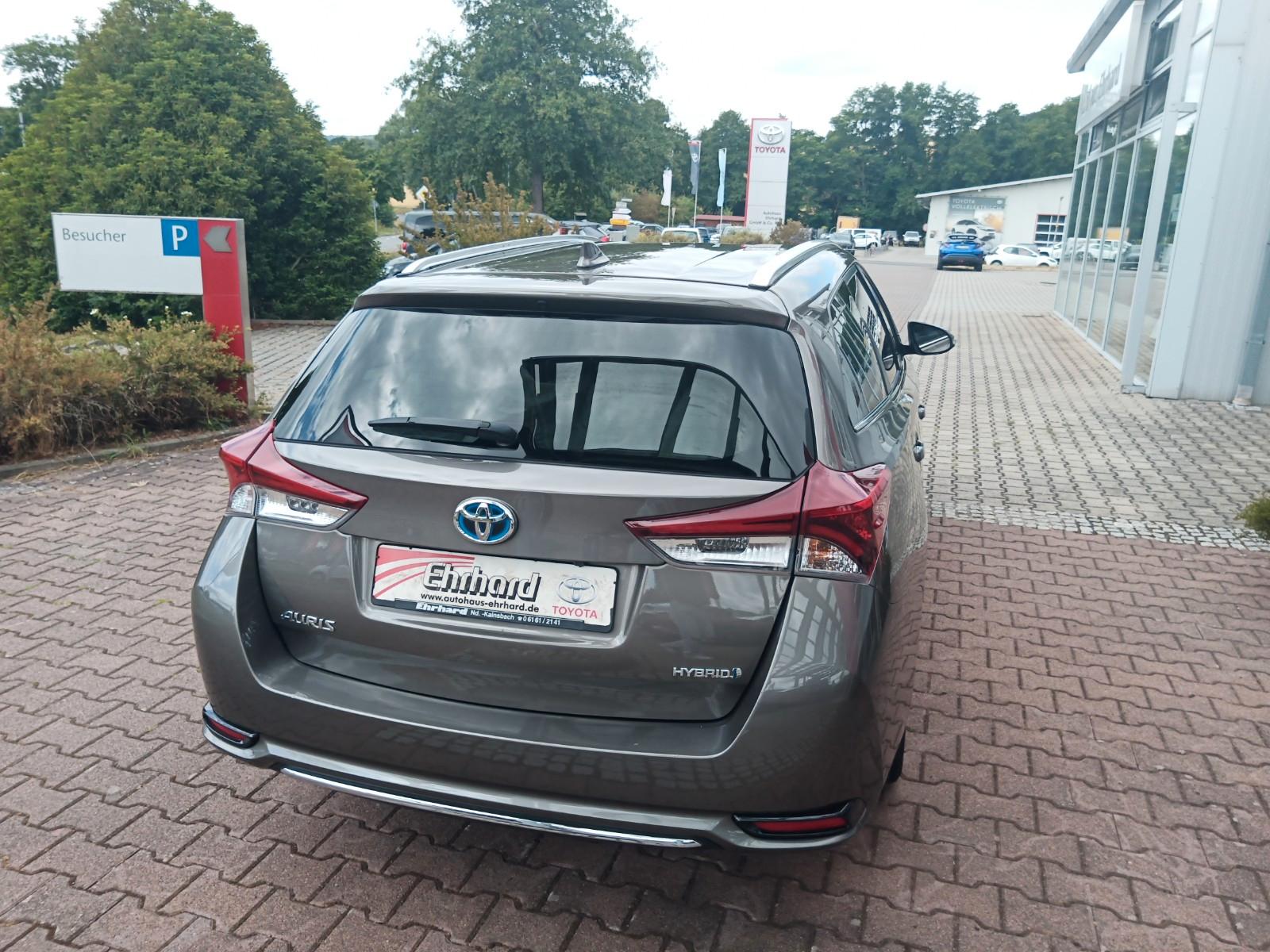 Toyota Auris Touring Sports Hybrid Team D