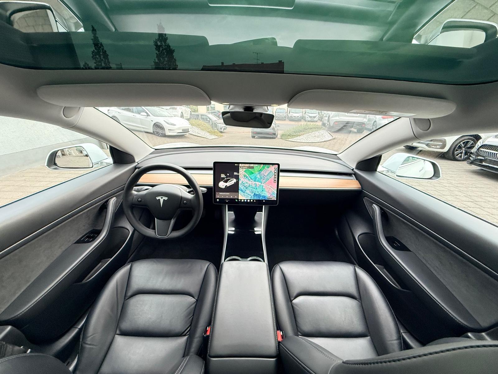 Tesla Model 3 Standard Range Plus | 283 ch | BVA | Toit panoramique | Cuir | Sièges chauffants AV/AR | Attelage amovible