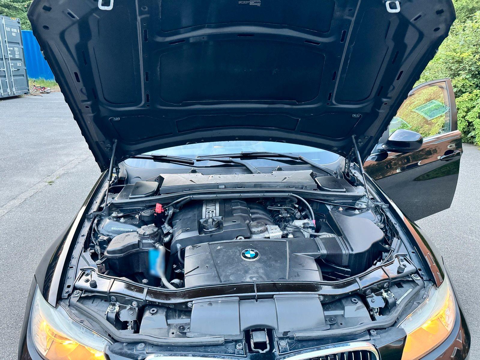 BMW 320 2011 — photo 11