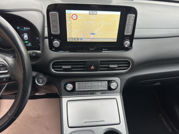 Hyundai KONA ELEKTRO STYLE + NAVIGATION - SOH 91,8%