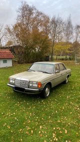 Mercedes-Benz Mercedes Benz W123 200D - Mercedes-Benz 200: 200d W123
