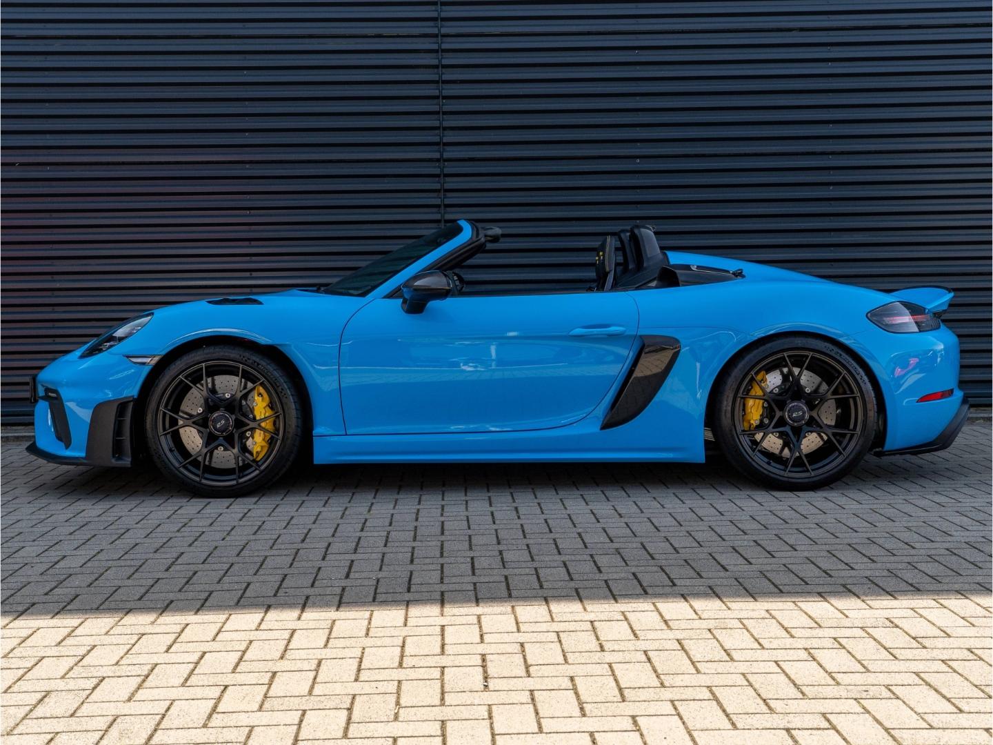 Porsche 718 Spyder RS 1 Hd. 4850km PTS rivierablau PCCB