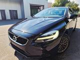 Volvo V40 D2 Momentum KLIMA SHZ LED NAVI-scheckheftg. - Volvo V40 Momentum mit Diesel-Antrieb