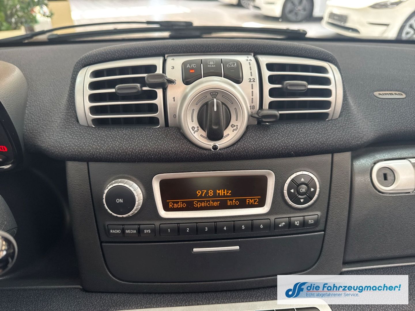 Fahrzeugabbildung Smart fortwo cabrio mhd 62tkm neue Reifen El.Verdeck S