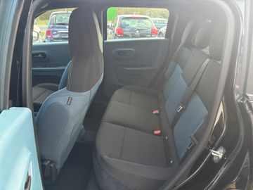 Fahrzeugabbildung Fiat Grande Panda 1.2 Hybrid Business Edit. Icon Navi