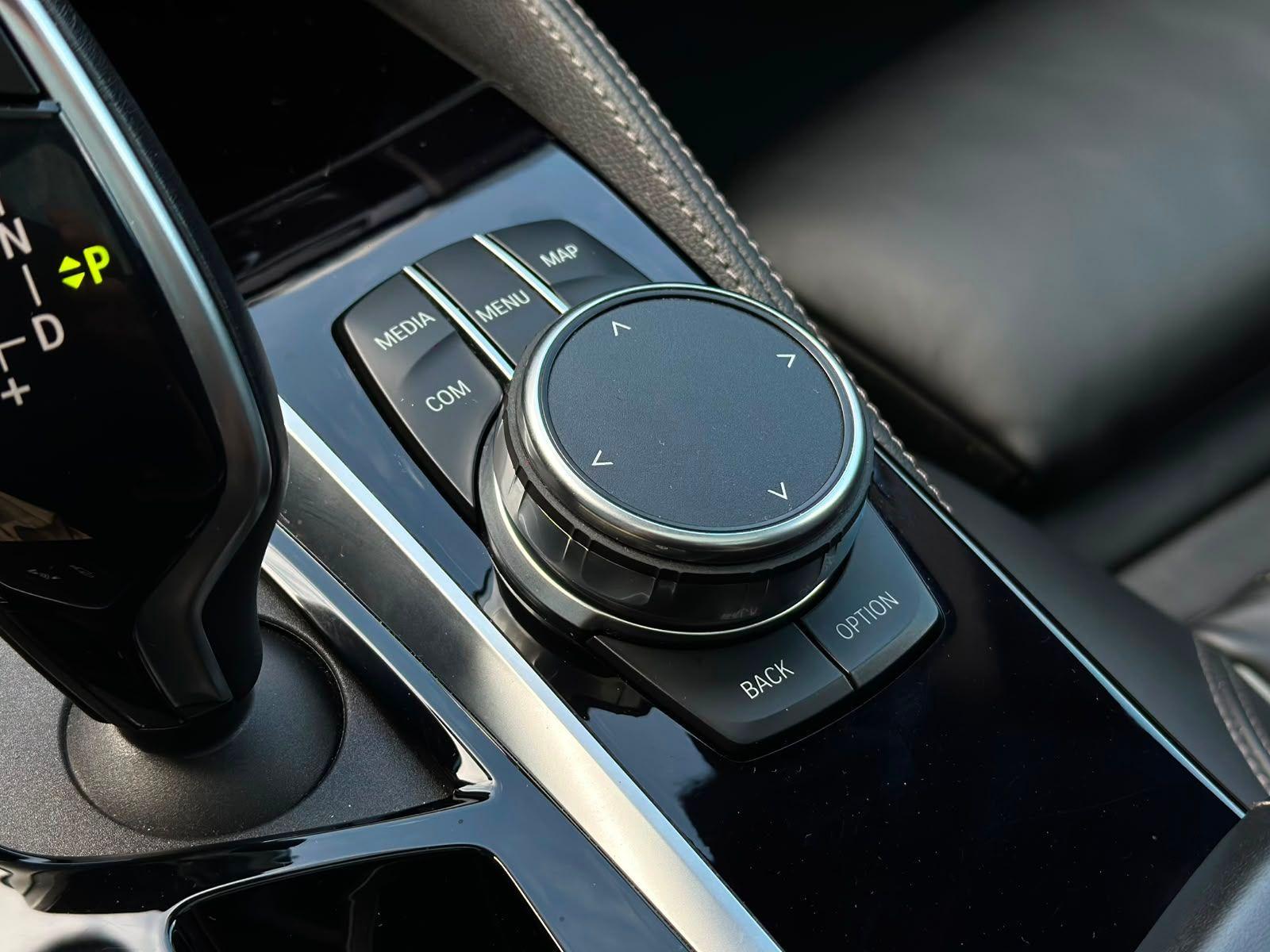BMW 520d LUXURYLINE SHADOW ACC#PANO#SHZ#MEMORY#SH#LH