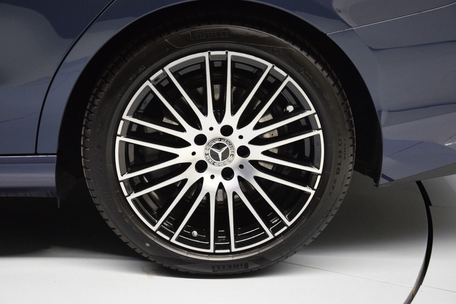 Fahrzeugabbildung Mercedes-Benz C 180 C T-Modell Avantgarde MBUX LED Kamera