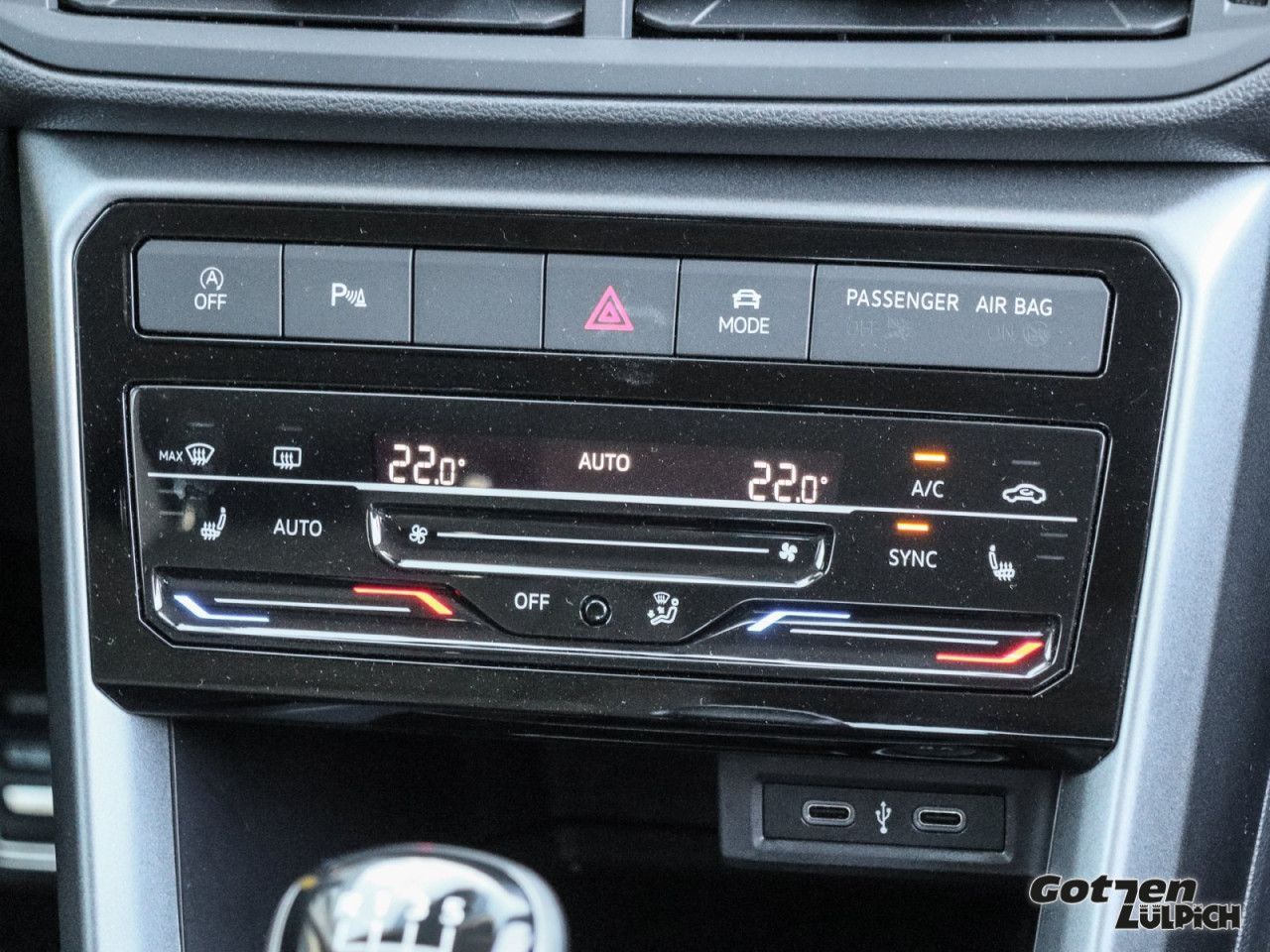 Fahrzeugabbildung Volkswagen T-Cross Active 1,0TSI Navi PDC ACC App-Connect