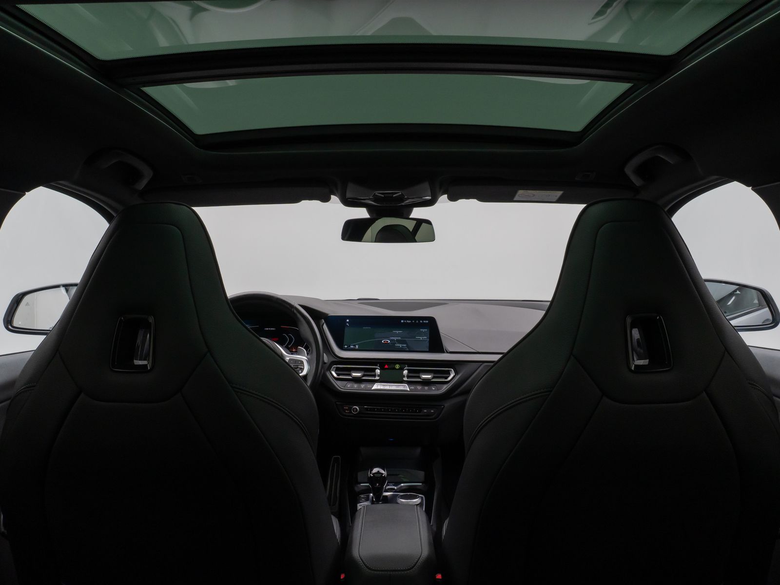 Fahrzeugabbildung BMW M135i xD Panorama Kamera HUD DAB H/K Komfort 18"