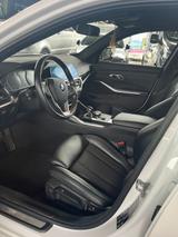 BMW 330d xDrive Touring Sport mit AHK (automatisch) - BMW 330 in Kiel