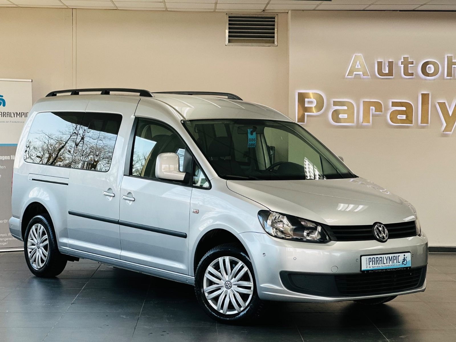 Caddy Maxi 1.6 TDI Behindertengerecht-Rampe