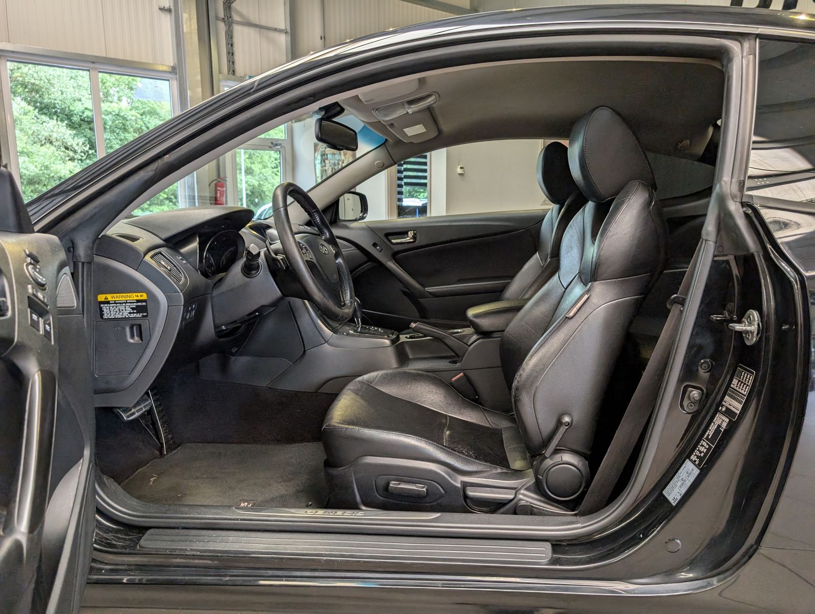 Fahrzeugabbildung Hyundai Genesis Coupe 3.8 V6 Automatik SHz PDC Smart-Key