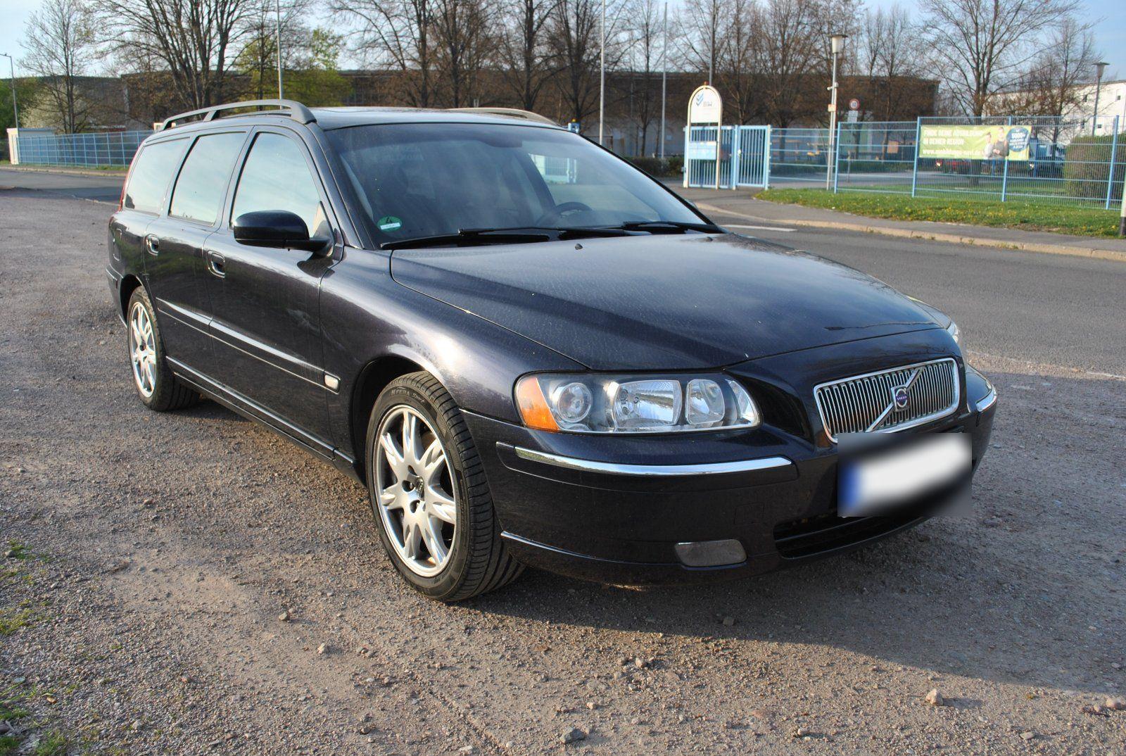Volvo V70 2005 — interior