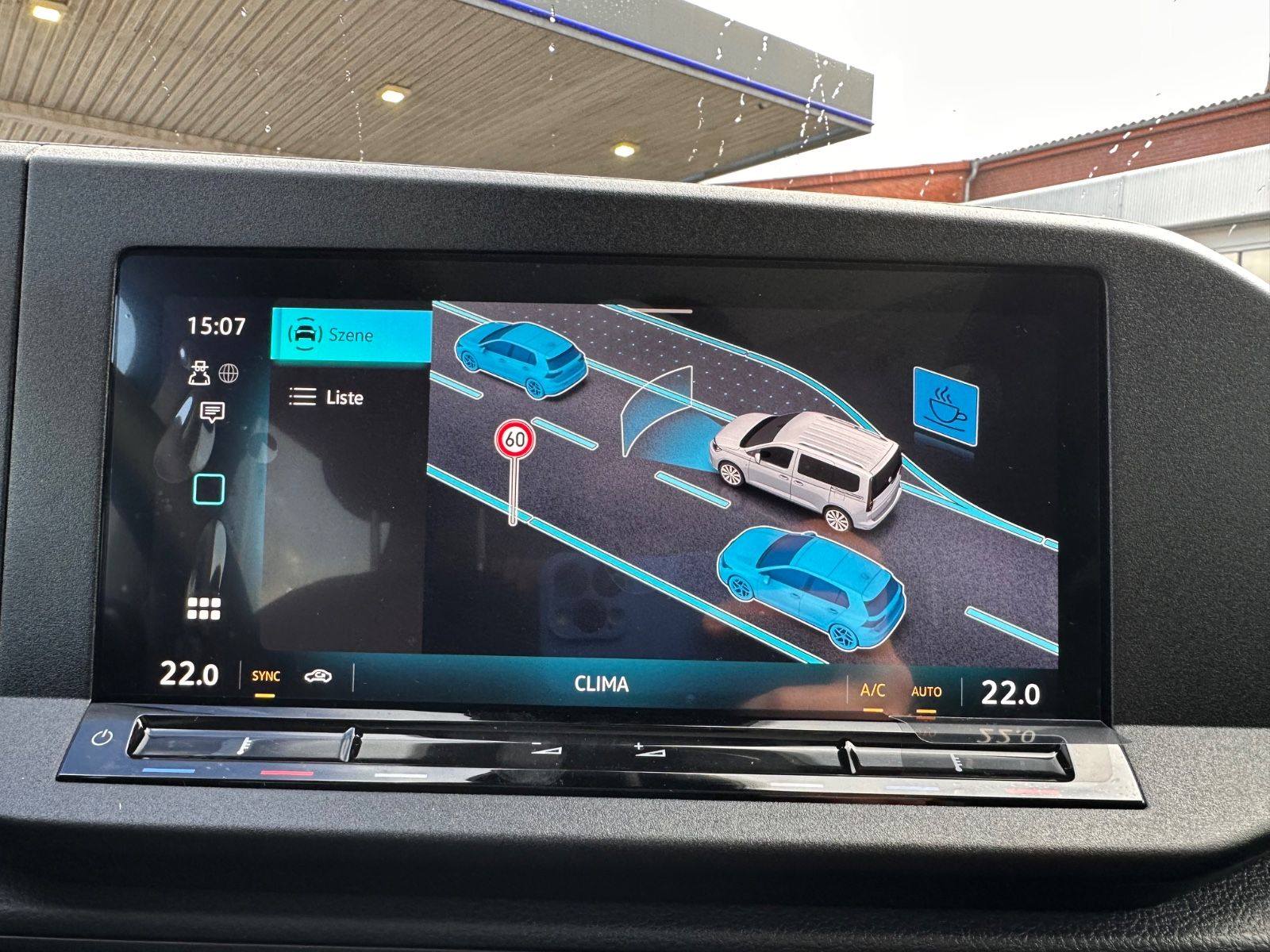 Fahrzeugabbildung Volkswagen Caddy Maxi 2.0 TDI DSG Pano/ACC/LED/APP/7-Sitzer