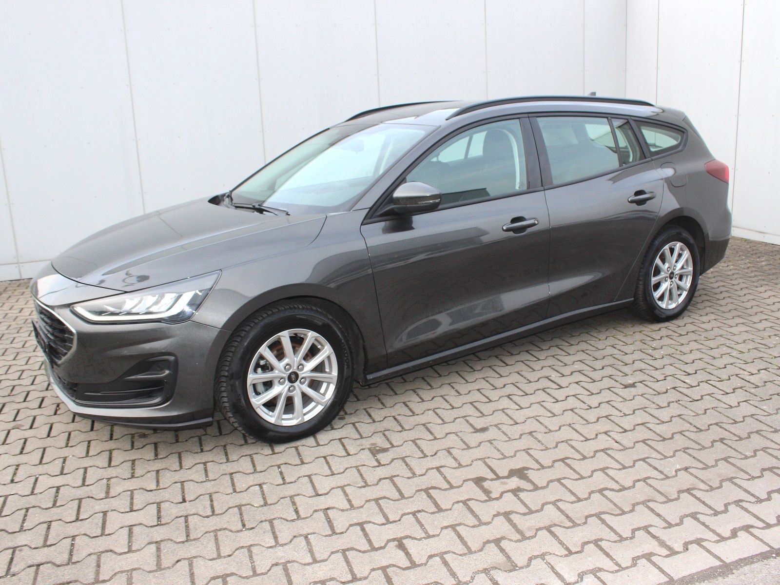 Fahrzeugabbildung Ford Focus Cool & Connect 1,5 EcoBlue