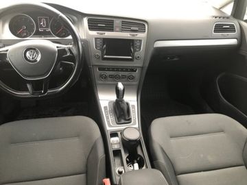Volkswagen Golf - 8