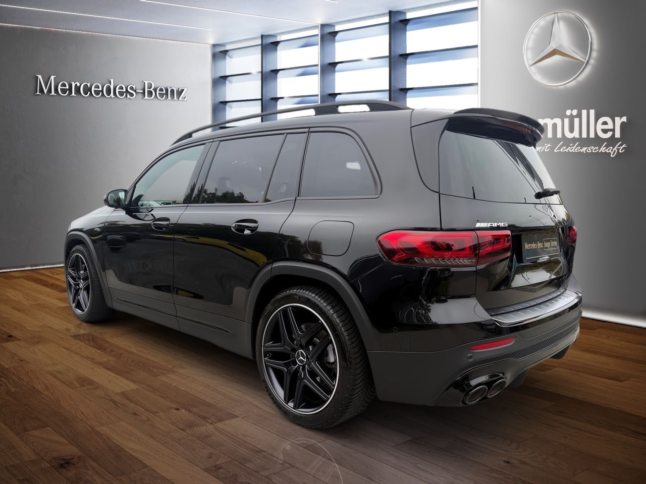 Fahrzeugabbildung Mercedes-Benz GLB 35 AMG 4M AHK+PANO+MULTIB+NIGHT+AUG.REA+CARP