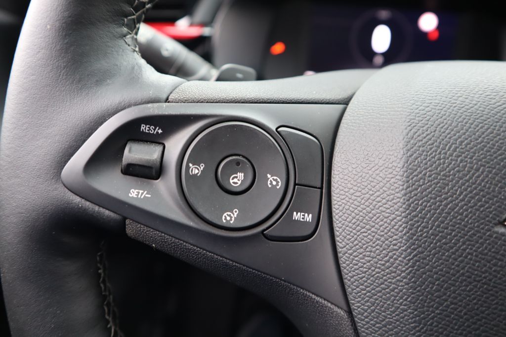 Fahrzeugabbildung Opel Corsa 1.2 Turbo Aut GS+Lenkradh+ParkGoPlus