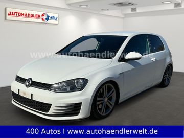 Volkswagen Golf - 1