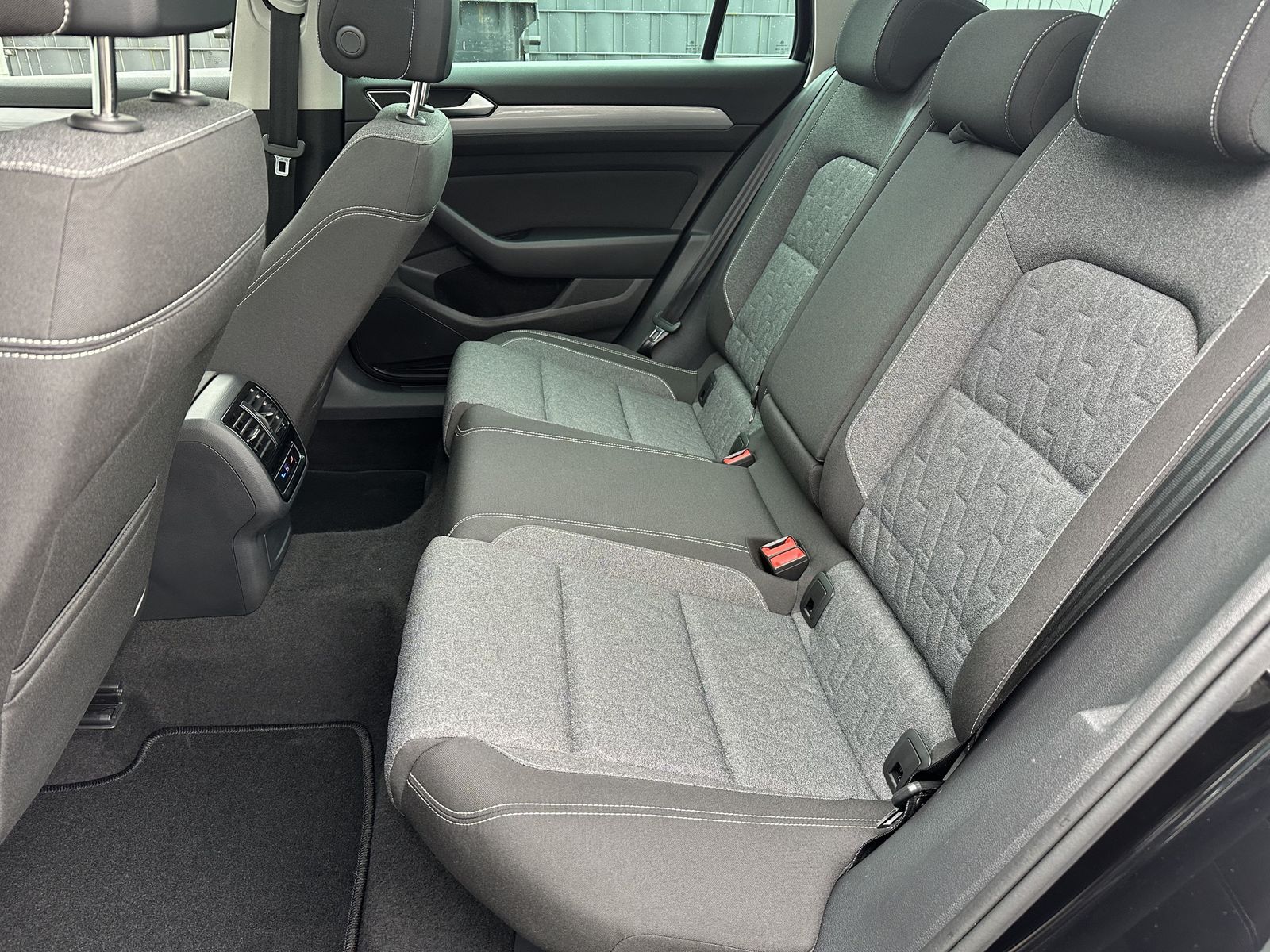 Fahrzeugabbildung Volkswagen Passat Variant GTE NAV+MATRIX+ACC+PANO+AHK+17ZO