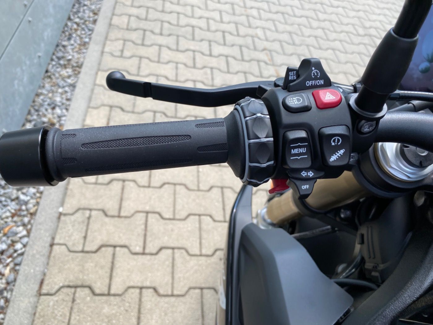 Fahrzeugabbildung BMW S 1000 R Komfort Paket, Dynamik Paket,