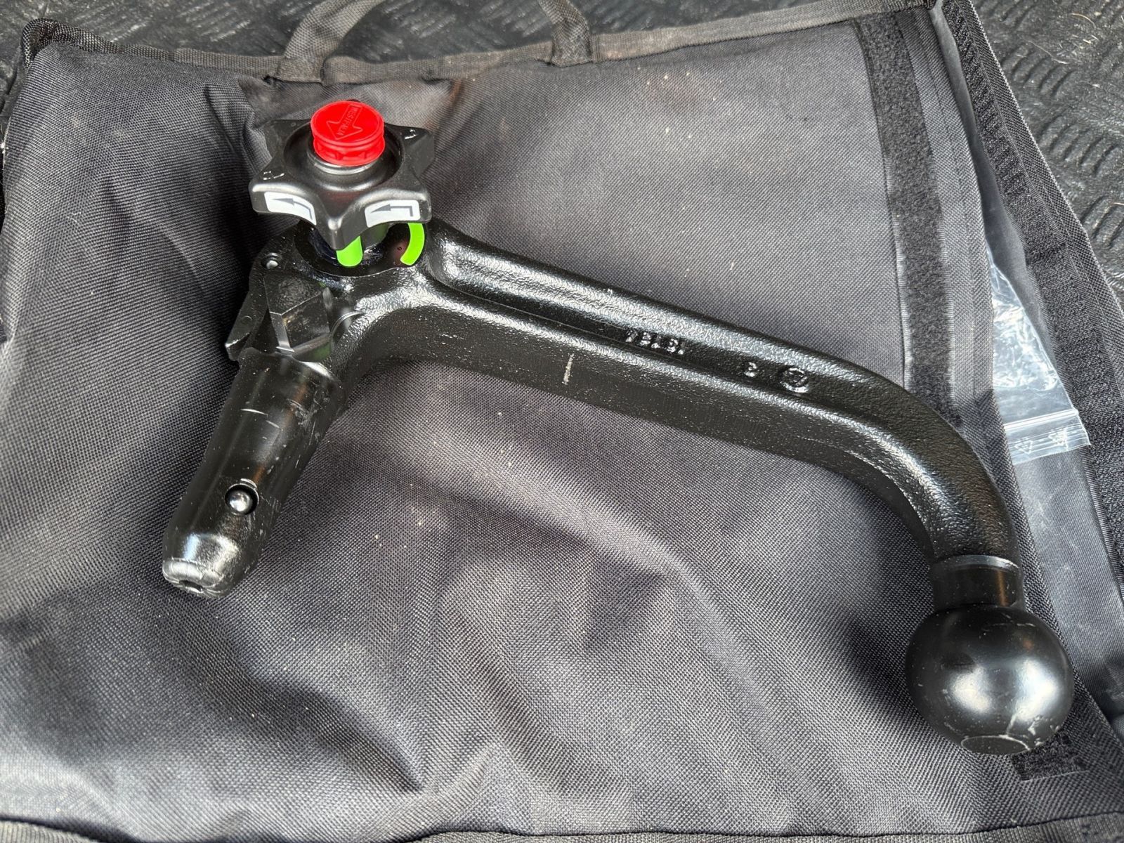 Fahrzeugabbildung Ford Kuga 1.5 EcoBoost ST-Line 4x4 *AHK*GJR*KAMERA*