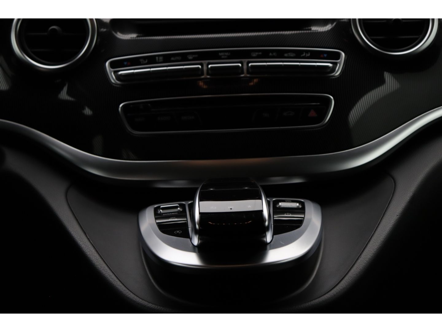 Fahrzeugabbildung Mercedes-Benz V 250 EDITION lang AHK LED Totwinkelassistent 3-