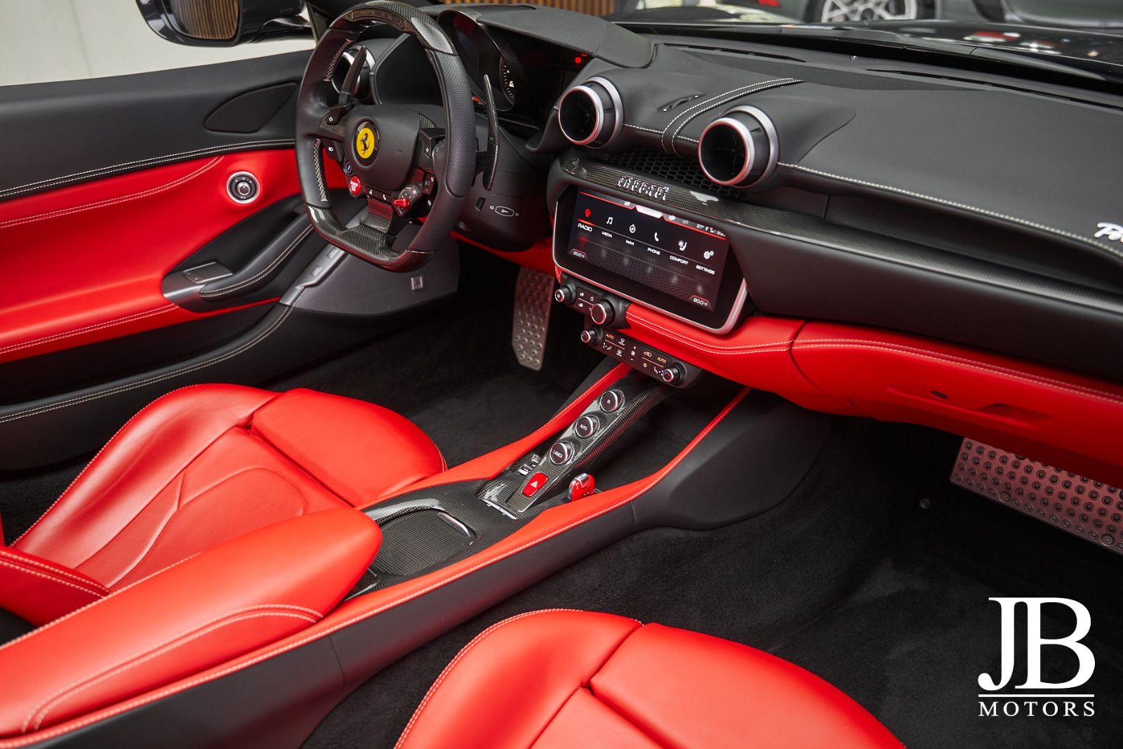 Fahrzeugabbildung Ferrari Portofino M Carbon LED JBL Surround Magneride
