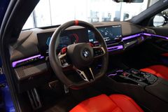 BMW M5 Touring | Ultimate | Pano | Ceramic | 305km/h BMW M5 Touring | Ultimate | Pano | Ceramic | 305km/h