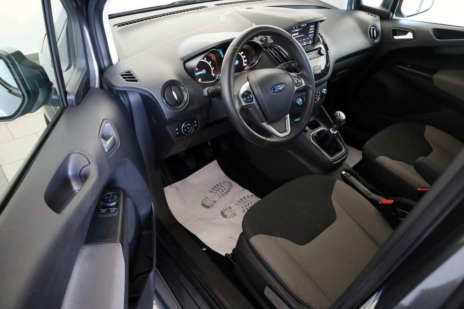 Fahrzeugabbildung Ford Tourneo Courier Titanium SH,GRA,Apple CarPlay