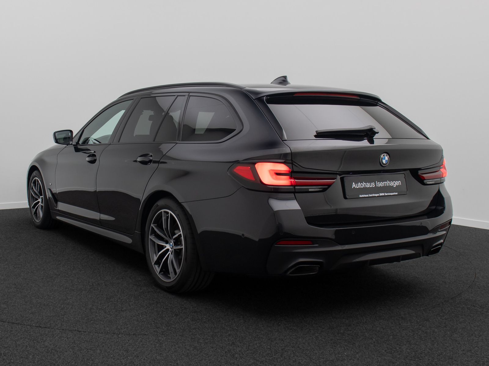 Fahrzeugabbildung BMW 520d xD M Sport DAB Laser HUD AHK Alarm Komfort