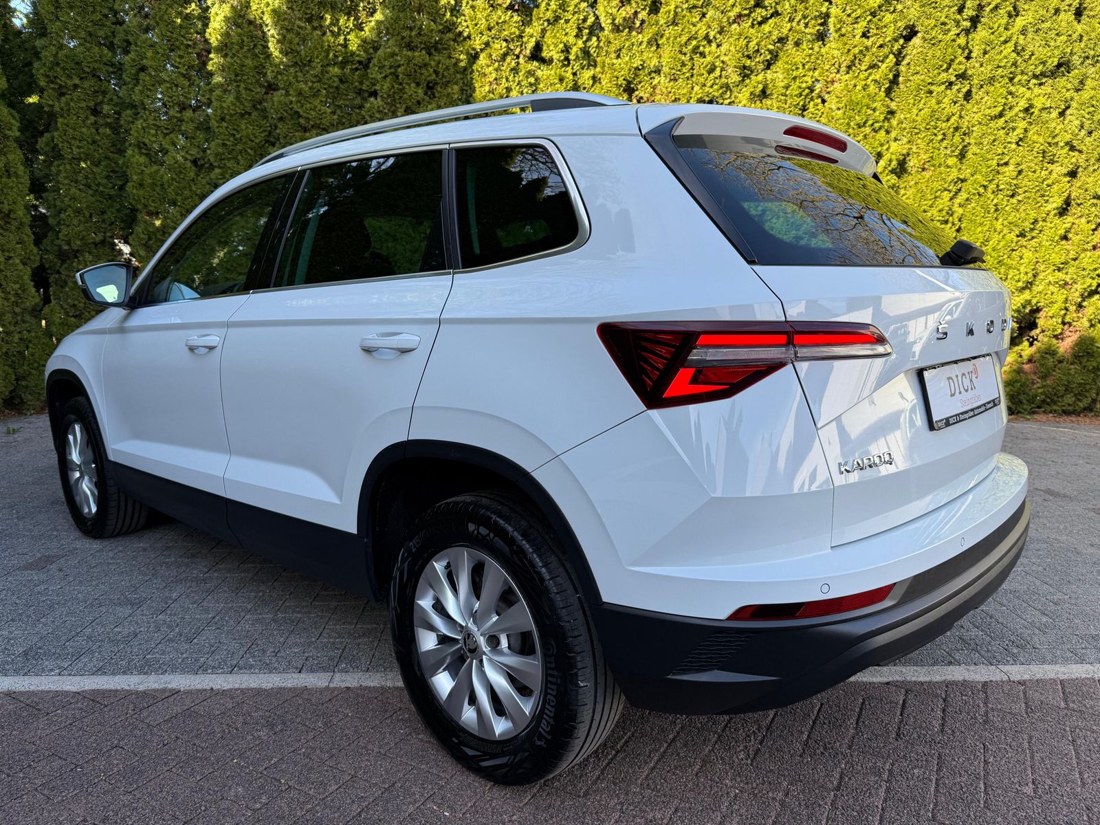 Fahrzeugabbildung SKODA Karoq 1.5 TSI Ambition LED+KAMERA+VIRT+CARPL+DAB