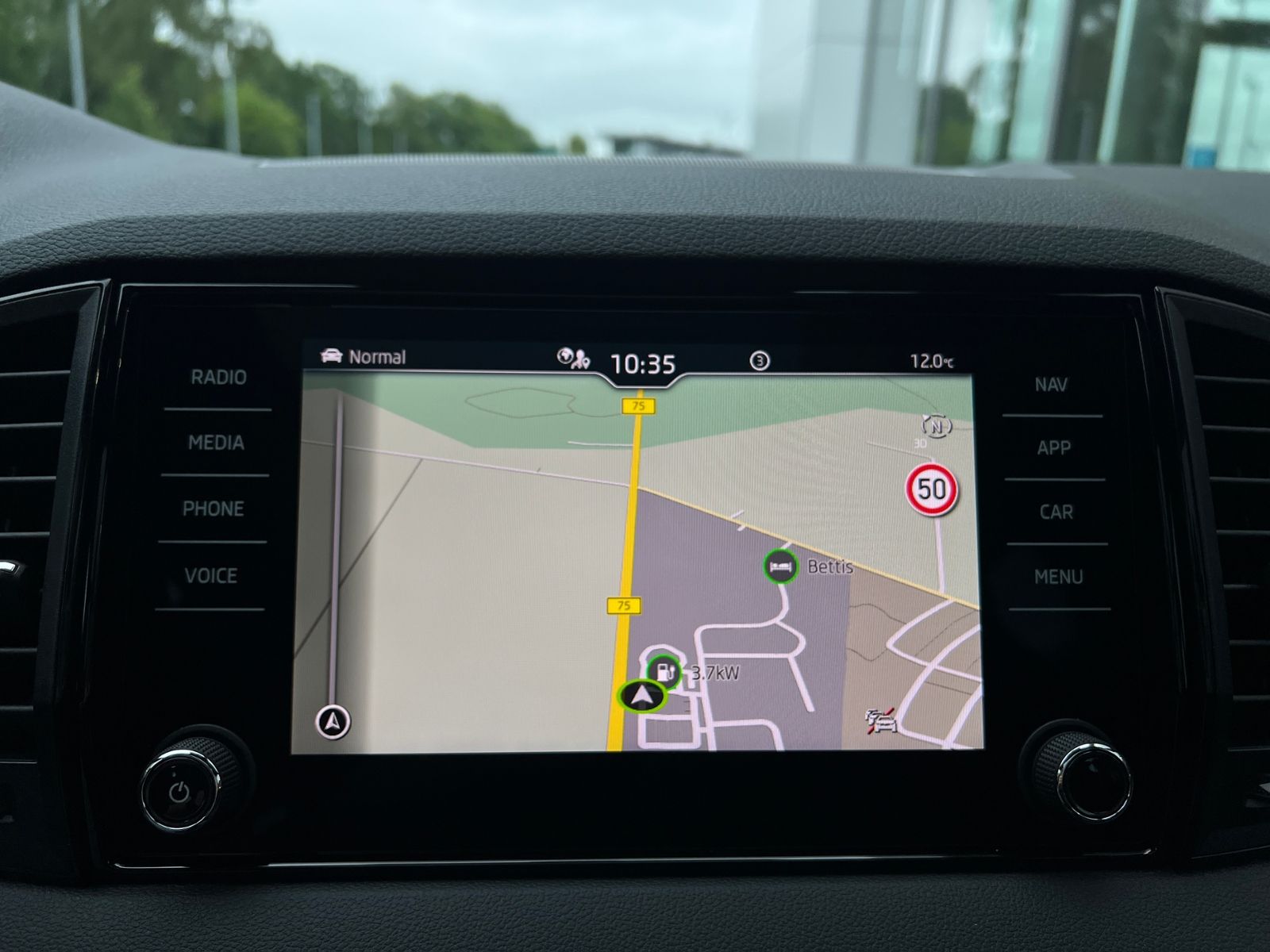 Fahrzeugabbildung SKODA Karoq Sportline 2.0 TSI 4x4 DSG *Panorama, AHK,