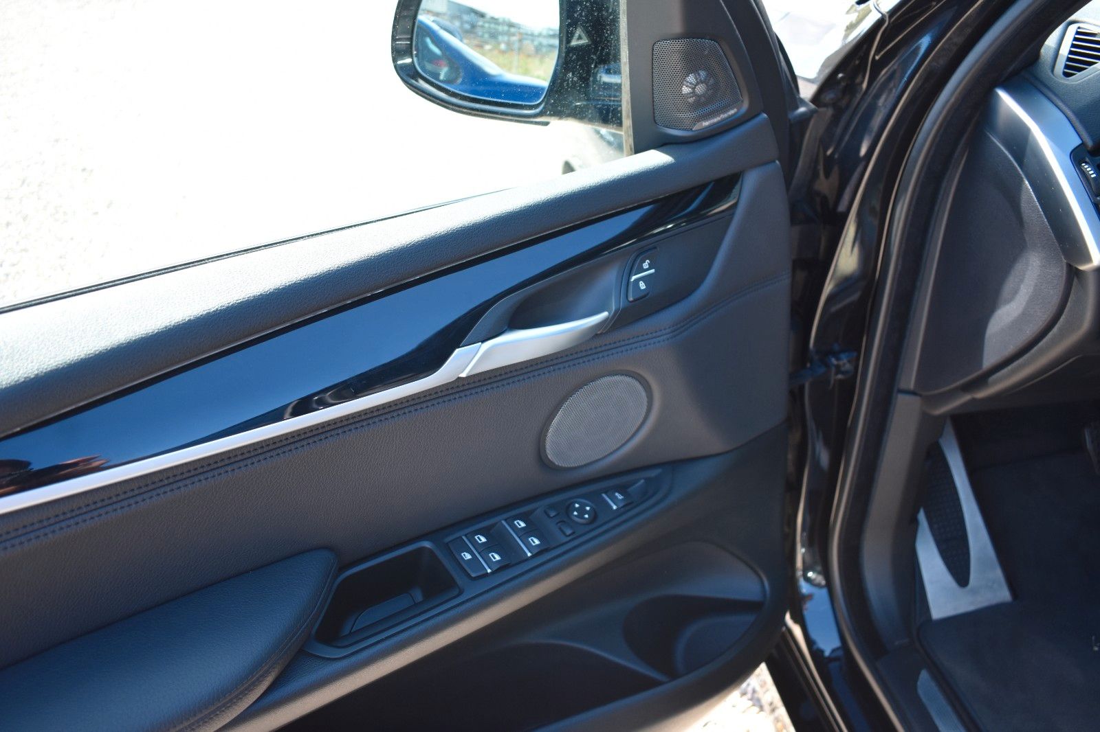 Fahrzeugabbildung BMW X5 40d xDrive M Sport Keyless Pano Kamera LedHUD