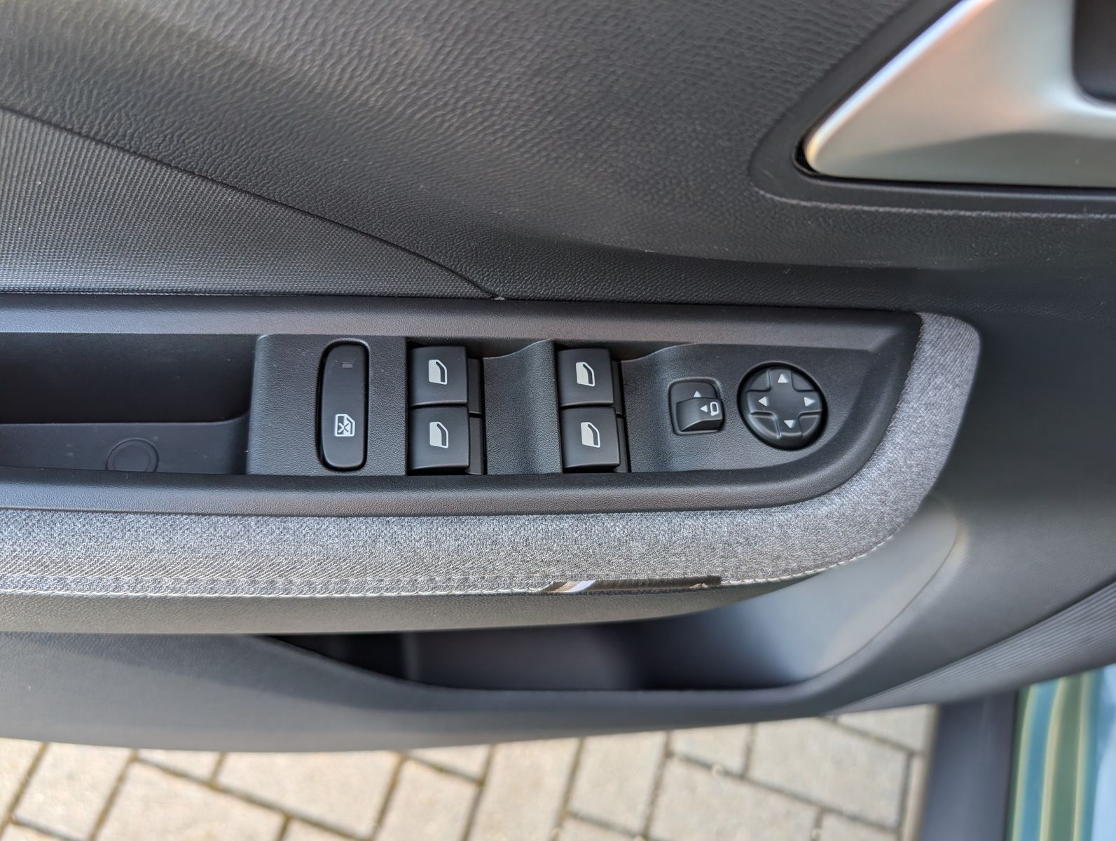 Fahrzeugabbildung Opel Frontera GS 1.2 Hybrid 145PS Automatik 7-SITZE