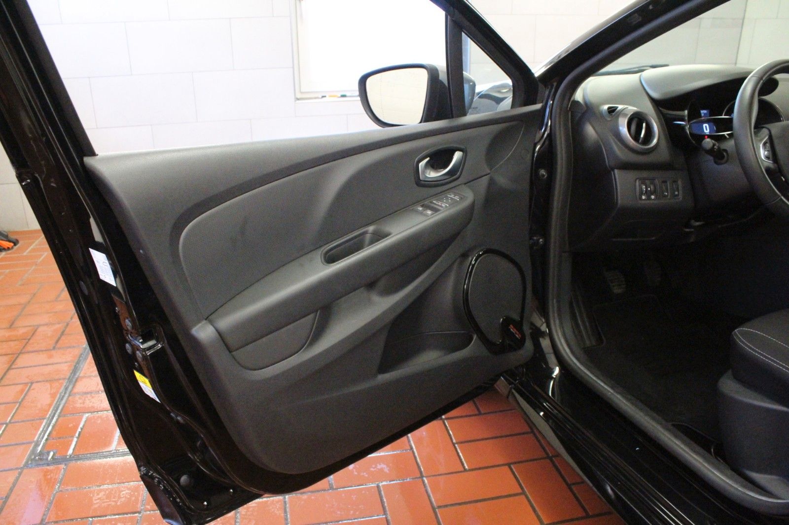 Fahrzeugabbildung Renault Clio TCe 90 GT Line *Navi*Klima*Winterräder *