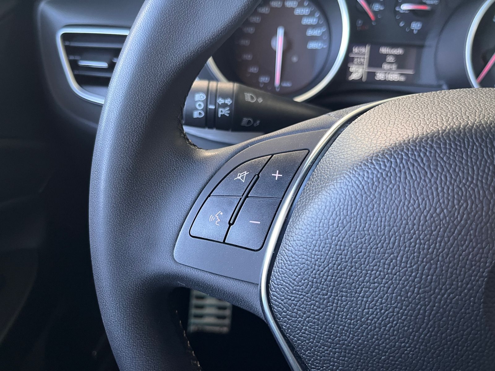 Fahrzeugabbildung Alfa Romeo Giulietta Lusso Ti BOSE XENON NAVI