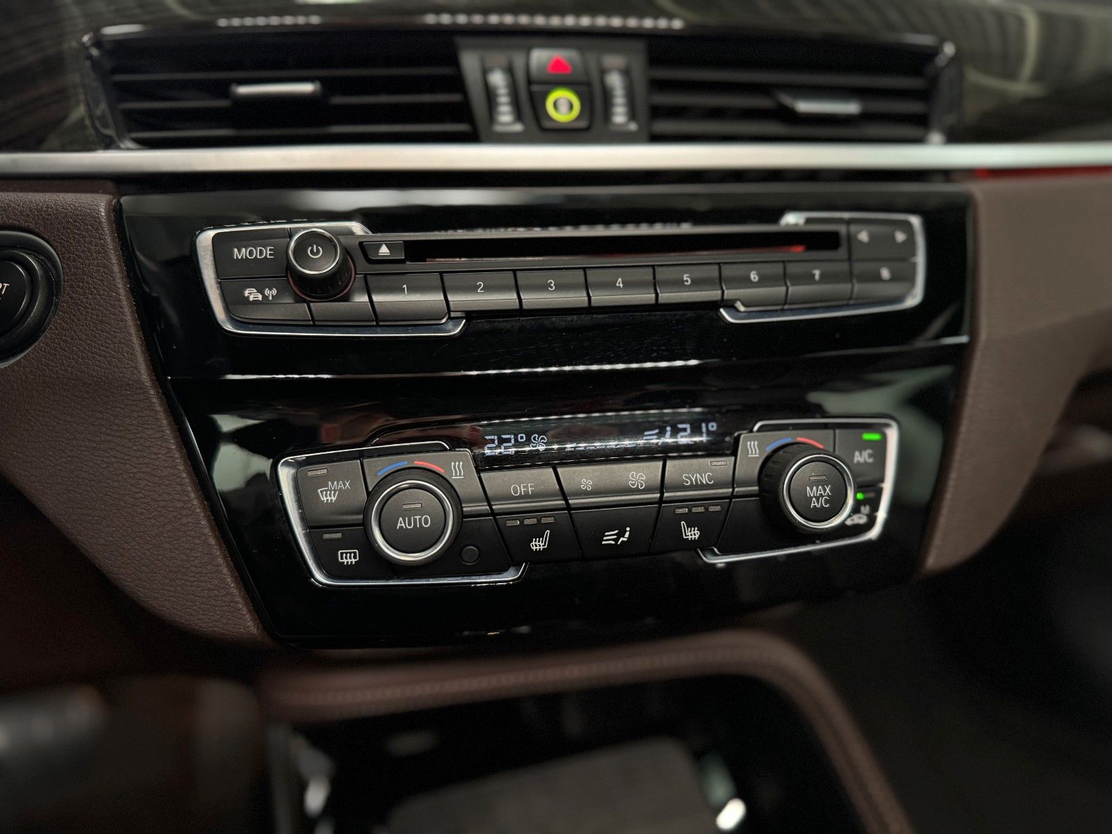 Fahrzeugabbildung BMW X1 xDrive 2.0i M Sport   "Leder PANO Kamera"