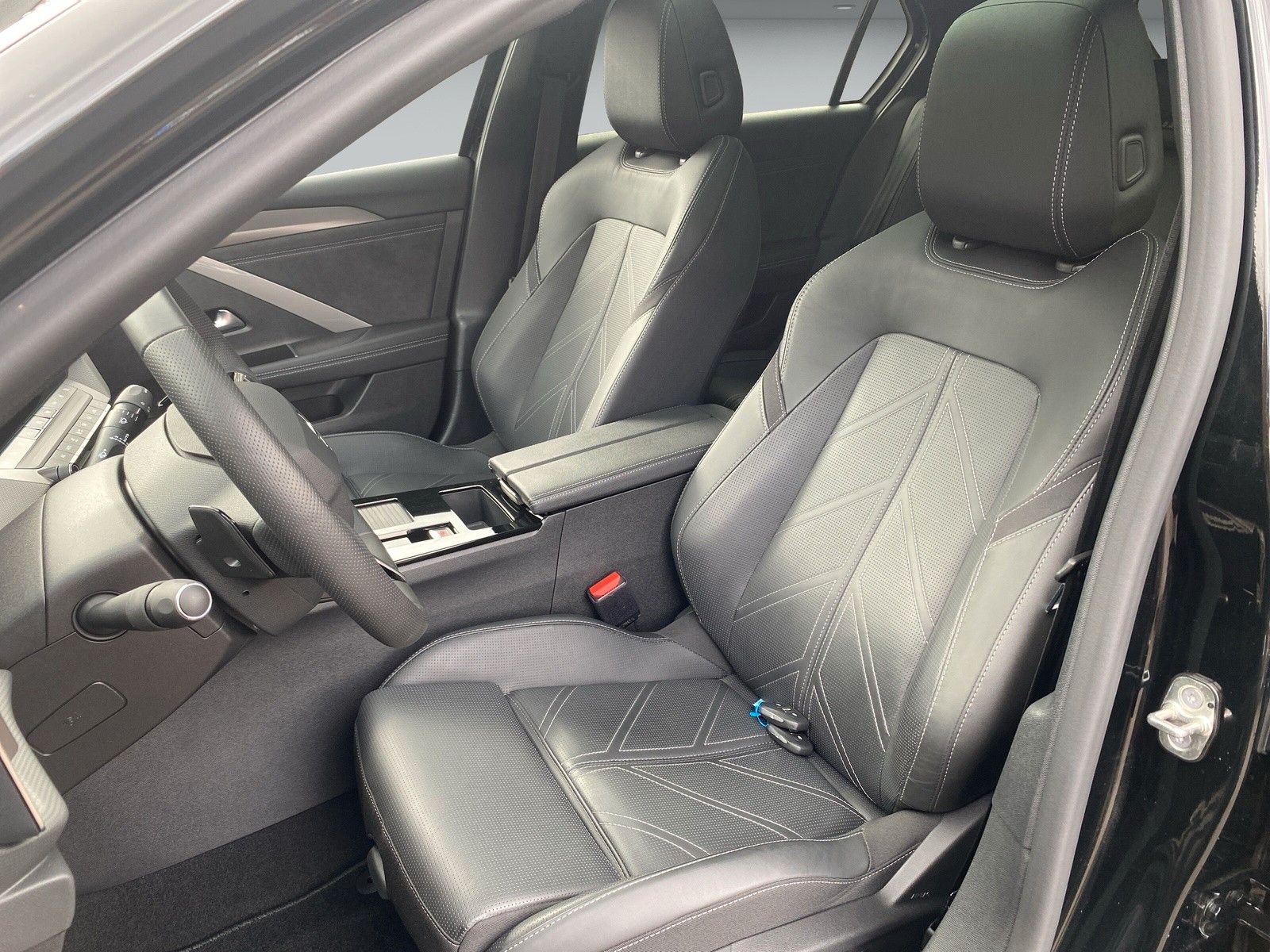 Fahrzeugabbildung Opel Astra 1.2 Turbo 96kW Ultimate Auto