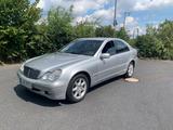 Mercedes-Benz C 240 ELEGANCE Elegance - Mercedes-Benz C 240: Elegance