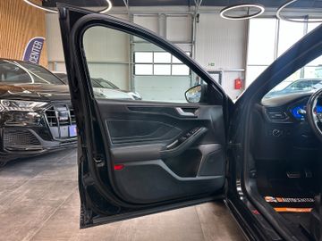 Ford Focus*ST*SpurH*Totwinkel*ACC*LED*2-Zonen*VOLL*