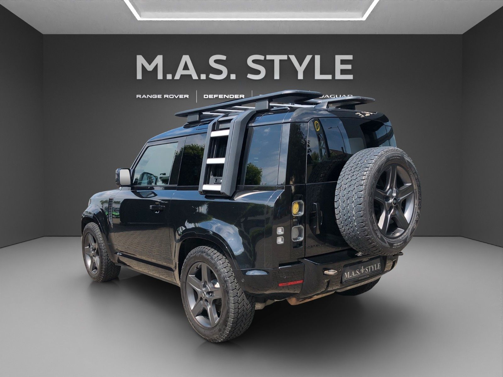 Fahrzeugabbildung Land Rover Defender 90 D250 X-Dynamic SE m. Winde