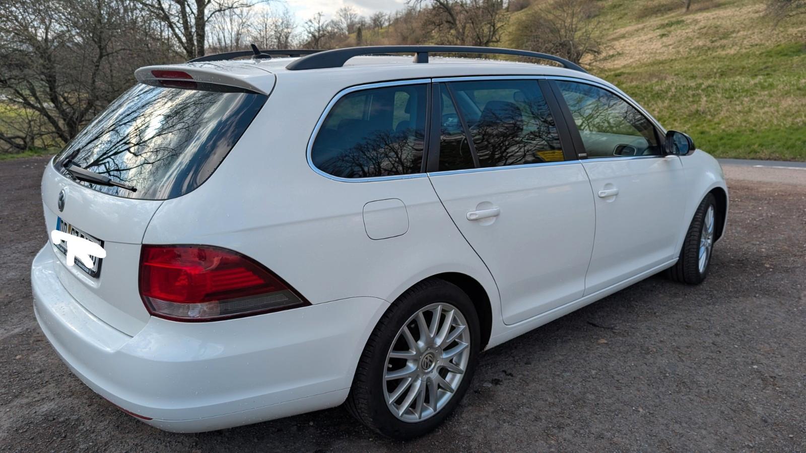 Volkswagen Golf 2012 — engine 1.390 cm³, 122 HP (90kW)