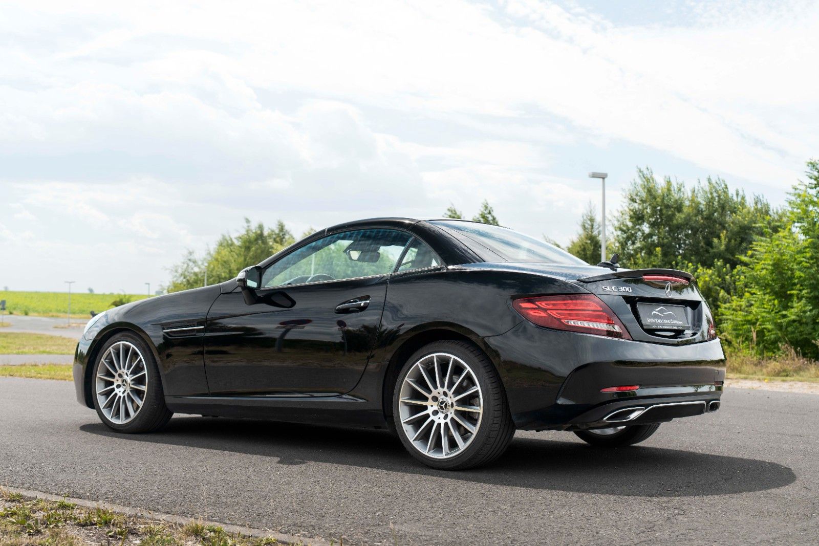 Fahrzeugabbildung Mercedes-Benz SLC 300 AMG Roadster H&K TOTW LED KAM NAV