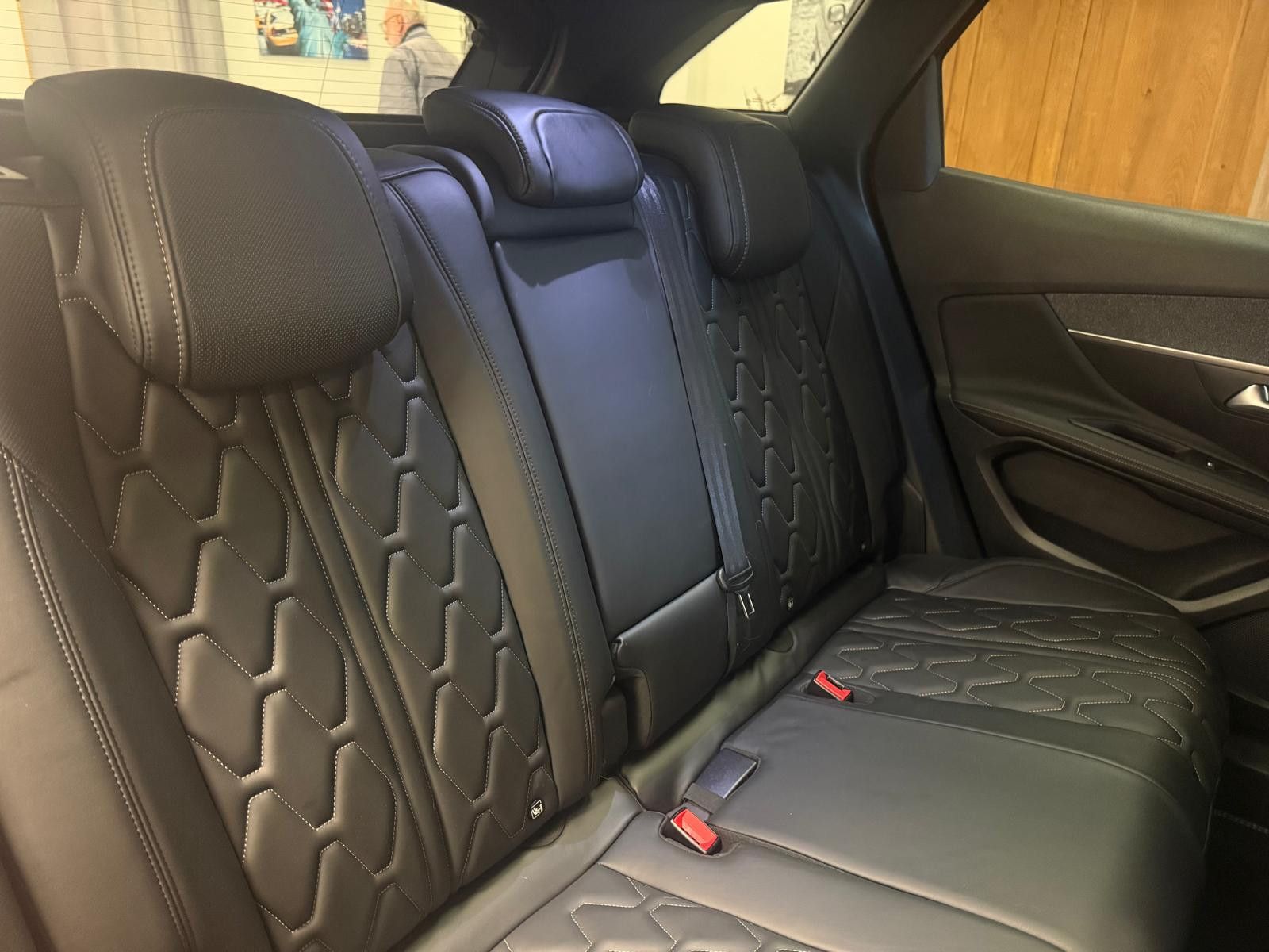 Fahrzeugabbildung Peugeot 3008 Allure  GT /SCHECKHEFT/ LED/AHK/ PANORAMA