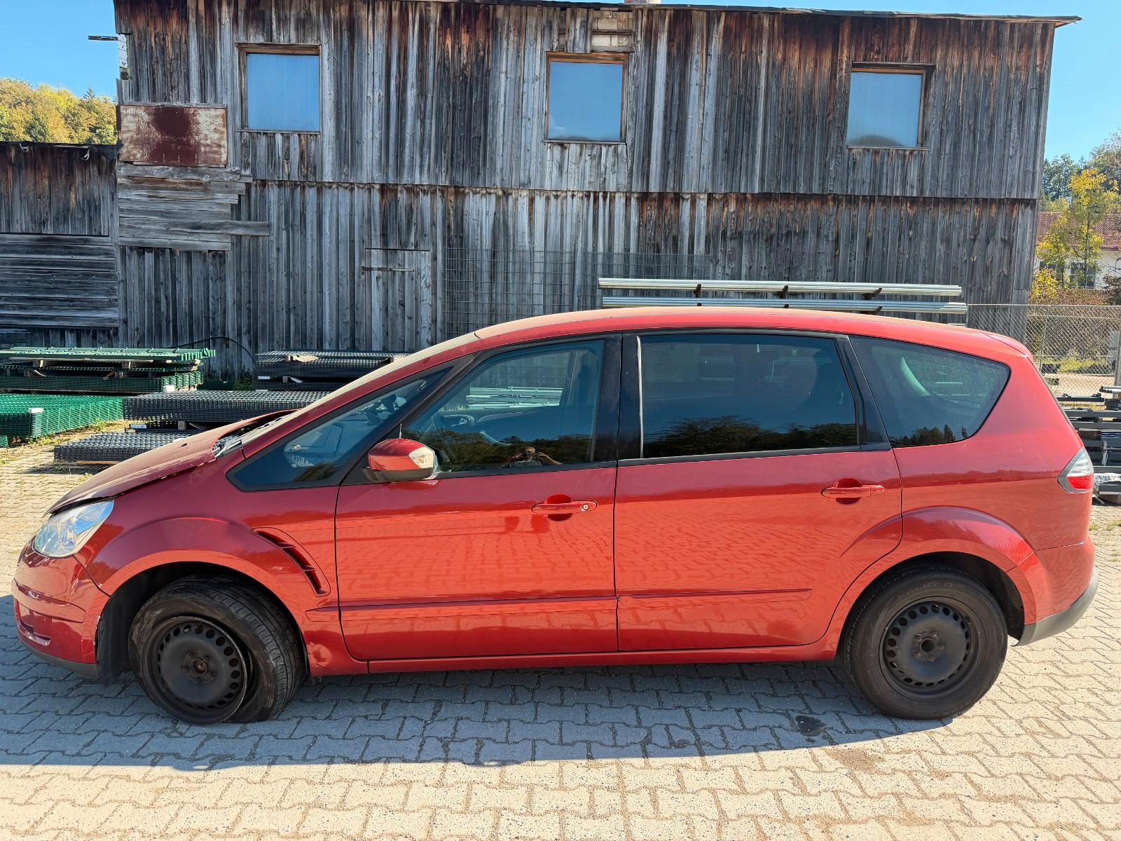 Ford S-MAX 2006 — rear view