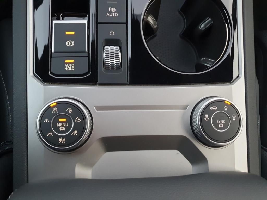 Fahrzeugabbildung Volkswagen Touareg R-Line 4Motion *AHK*HUD*Navi*Standh.*PDC